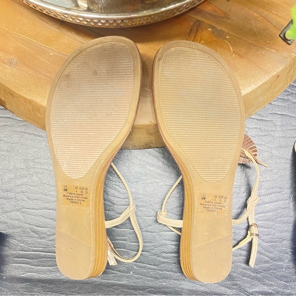 Carlos Santana Ladies sandals - Picture 2 of 3